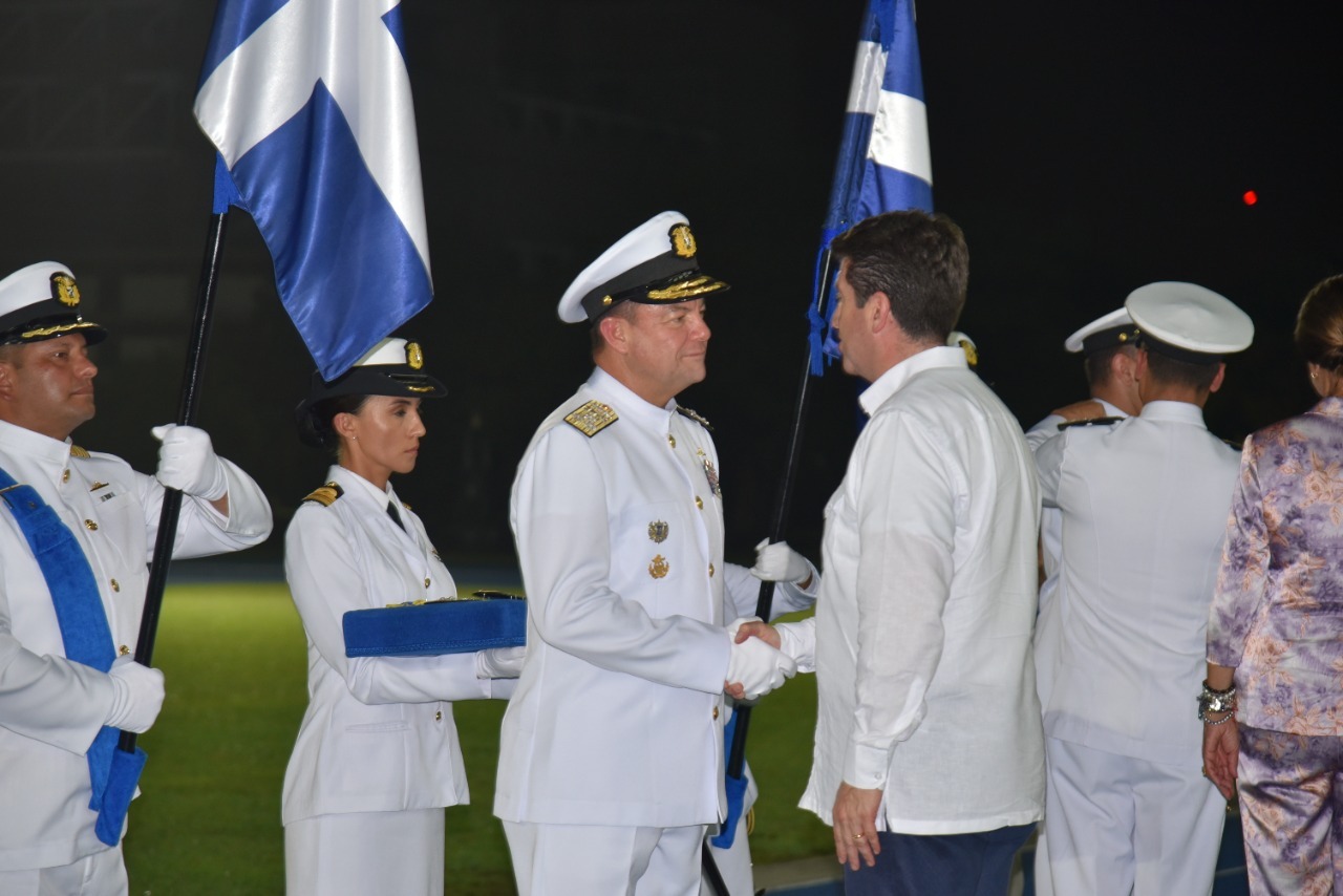 Armada De Colombia A Os Protegiendo El Azul De La Bandera Con Proa