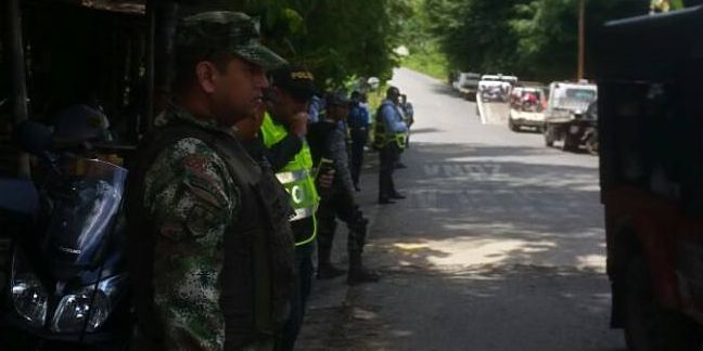 Agentes de transito y policía, agredidos en vía a Zacarías | Noticias de Buenaventura, Colombia y el Mundo