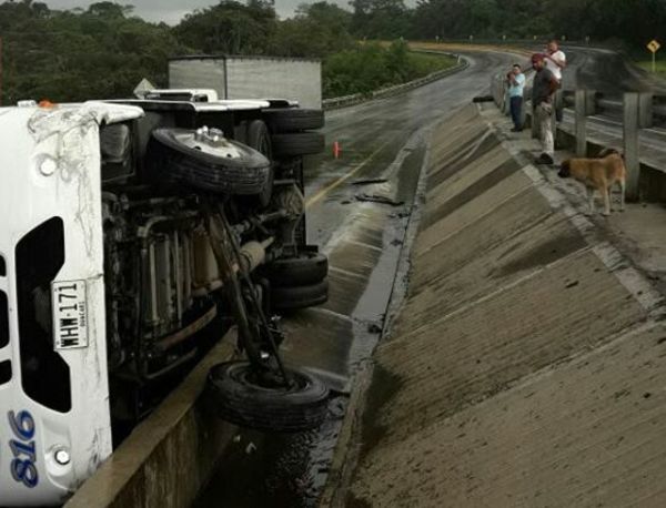 15 personas heridas en un accidente en la vía Buenaventura | Noticias de Buenaventura, Colombia y el Mundo