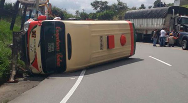 Seis heridos en accidente de transito en la vía Buga - Buenaventura | Noticias de Buenaventura, Colombia y el Mundo