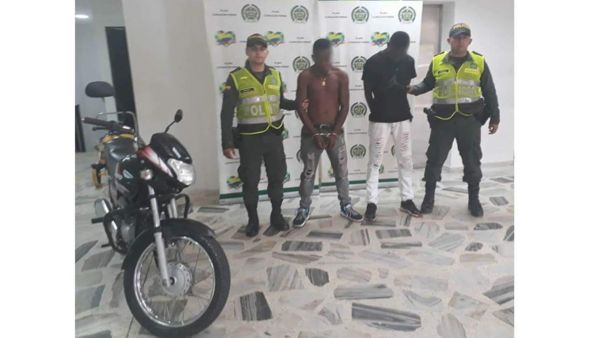 Policía recupero varios elementos, dinero y una motocicleta de ladrones en flagrancia | Noticias de Buenaventura, Colombia y el Mundo