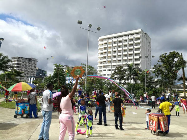 El cielo se vistió de colores en la segunda versión del Festival de Cometas | Noticias de Buenaventura, Colombia y el Mundo