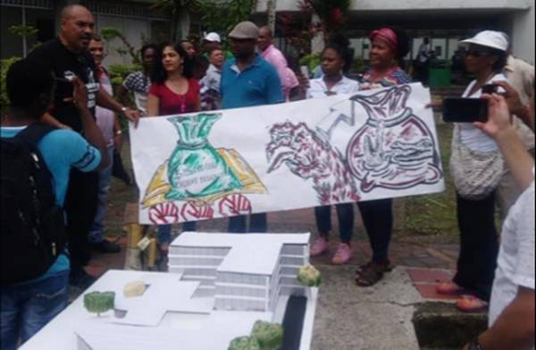 Por falta de servicios, realizaron protesta afuera del Hospital Distrital de Buenaventura | Noticias de Buenaventura, Colombia y el Mundo