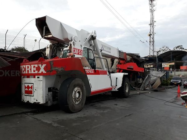 3 hogares afectados tras accidente de un vehículo portuario en el barrio el jardín | Noticias de Buenaventura, Colombia y el Mundo
