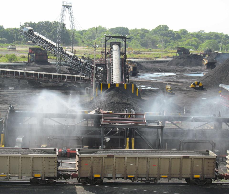 Coronavirus: la actividad de las compañías de carbón se reduce a la mitad | Economía