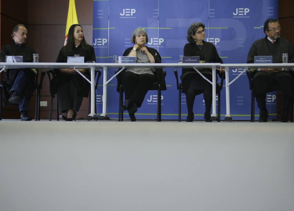 Expertos hablan sobre viabilidad de suprimir la JEP, como propuso Uribe