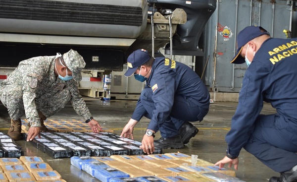 Un total de 1.2 toneladas de clorhidrato de cocaína, fueron incautadas por la Armada de Colombia