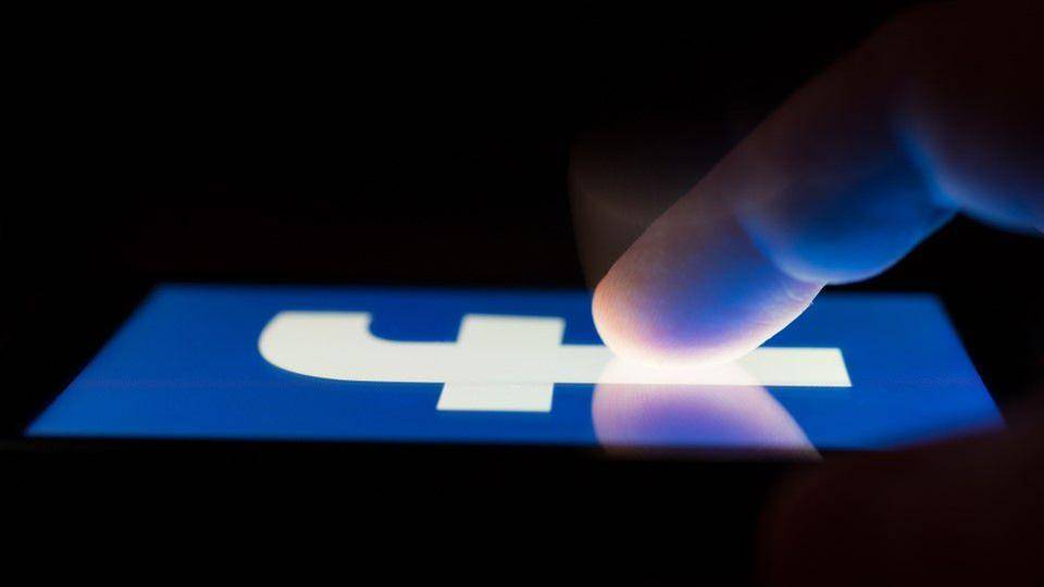 Facebook anuncia nuevos parámetros para detener la desinformación sobre el COVID-19