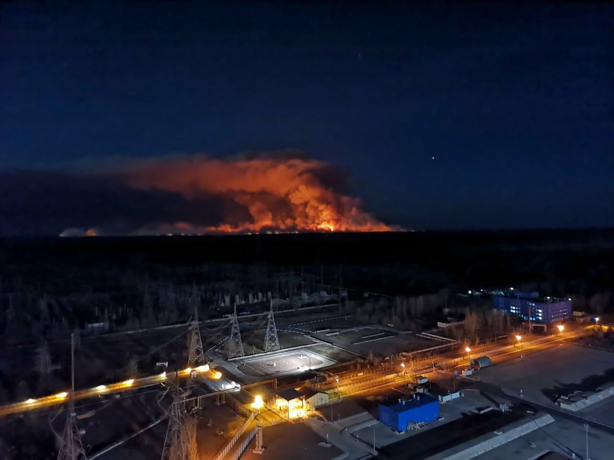 Los incendios forestales de Chernobyl se acercan a los depósitos con residuos radiactivos de la antigua central nuclear: “La situación es crítica"