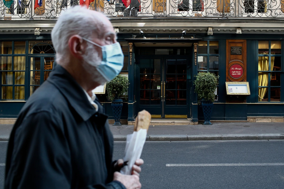 Polémica en Francia por el confinamiento de los mayores de 65 años por tiempo indeterminado por el coronavirus: “Es un arresto domiciliario”