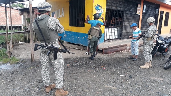 La Fuerza Pública continúa realizando intervención en la Comuna 11 de Buenaventura