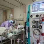 Un paciente de covid-19 conectado a una máquina de ECMO en China