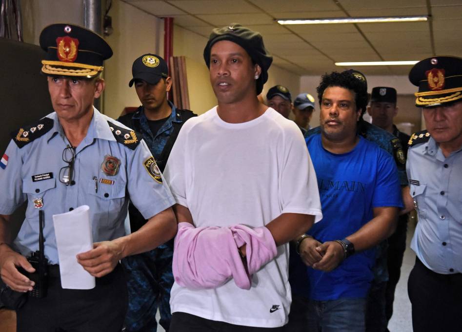 ¡Un calvario! Ronaldinho Gaúcho cumple este lunes un mes de prisión en Paraguay