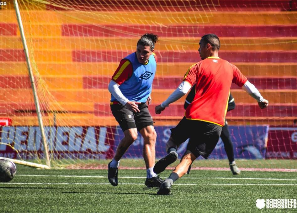 Costa Rica, primer país de América Latina en reanudar su torneo de fútbol