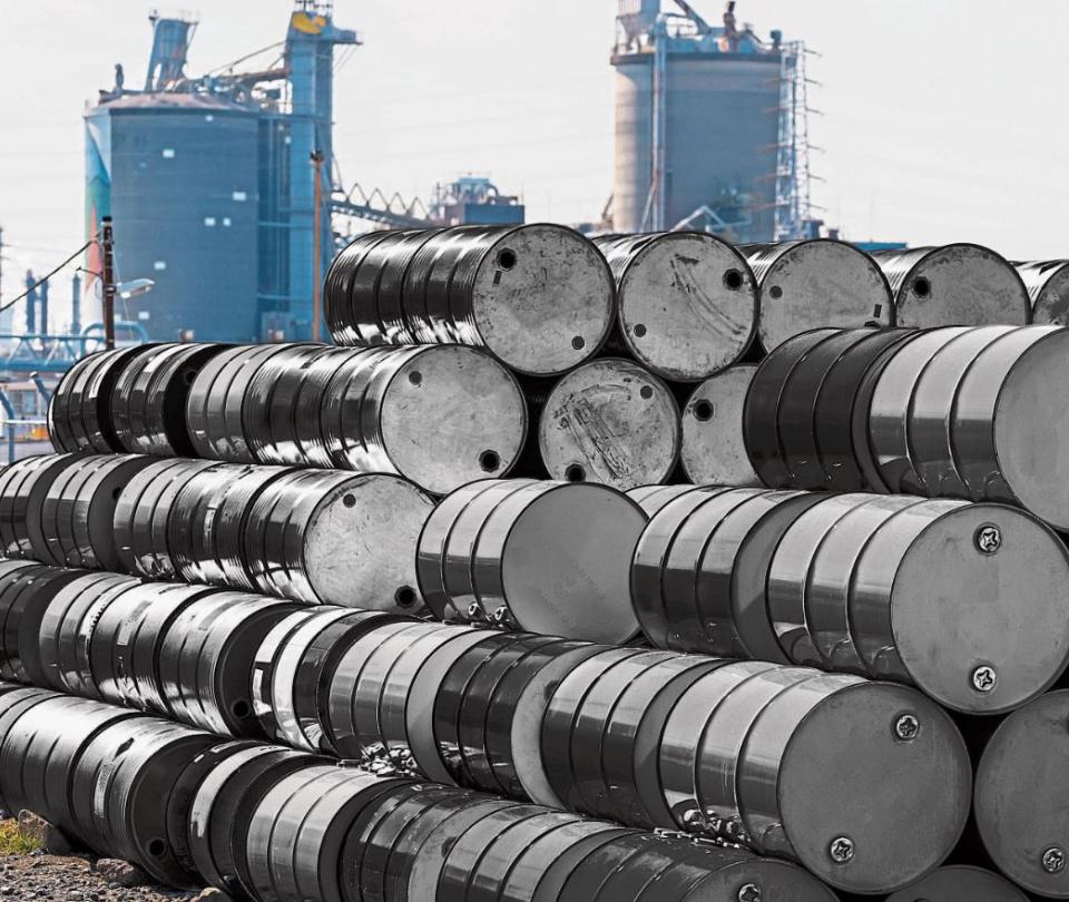 Producción de crudo bajó a 700.000 barriles diarios | Economía