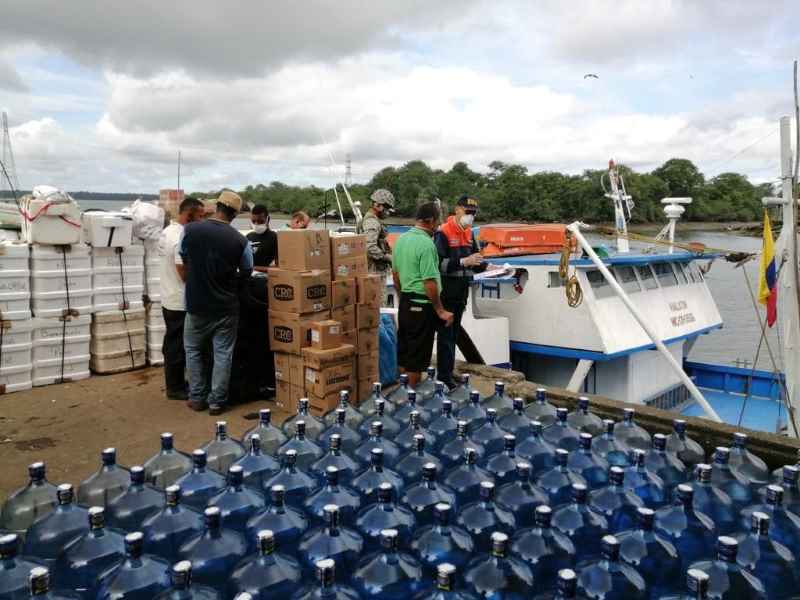 Más de seis toneladas de víveres y bienes de primera necesidad se han transportado en el Pacífico colombiano