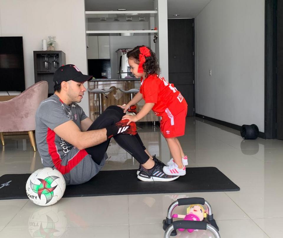 Colombia hoy | América: Curioso entrenamiento de Éder Chaux junto a su hija | Futbol Colombiano | Liga BetPlay
