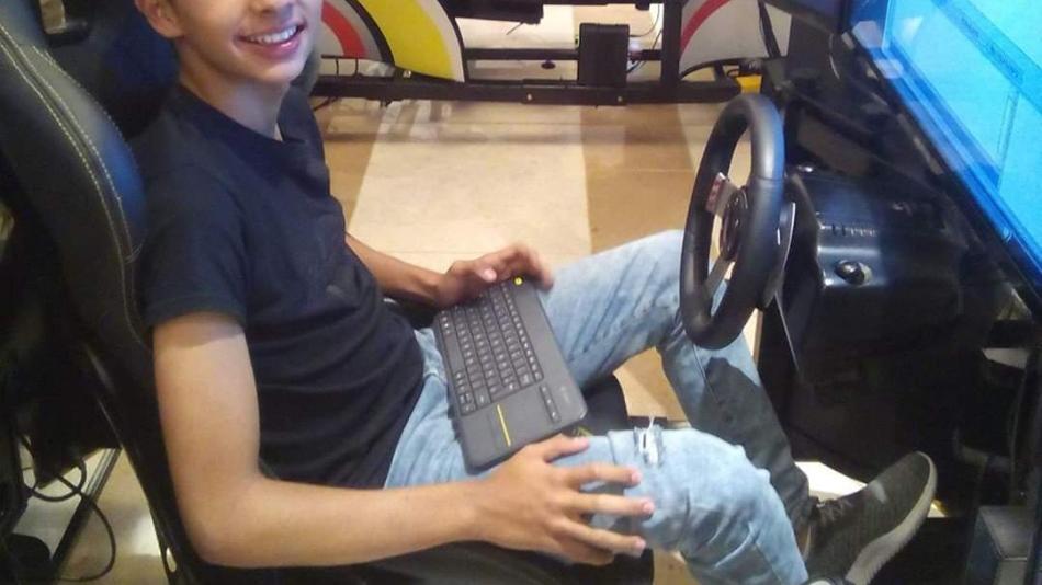 Luis Felipe Calderón, piloto colombiano de automovilismo virtual - Automovilismo - Deportes