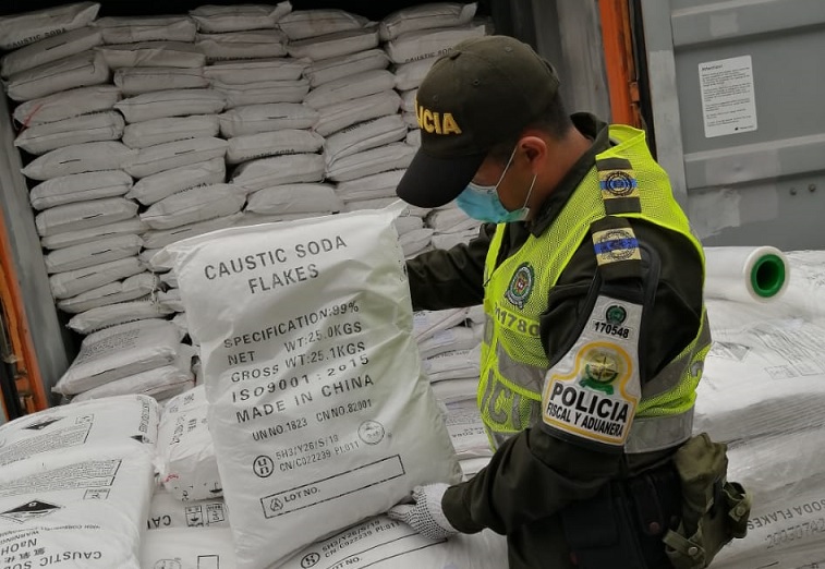 En Buenaventura son aprehendidos dos contenedores con soda cáustica de procedencia extranjera avaluados en más de 85 millones de pesos | Noticias de Buenaventura, Colombia y el Mundo