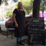 Un café de Ciudad de México ofrece 'apapachos' y menús solidarios para combatir "la pandemia del hambre"