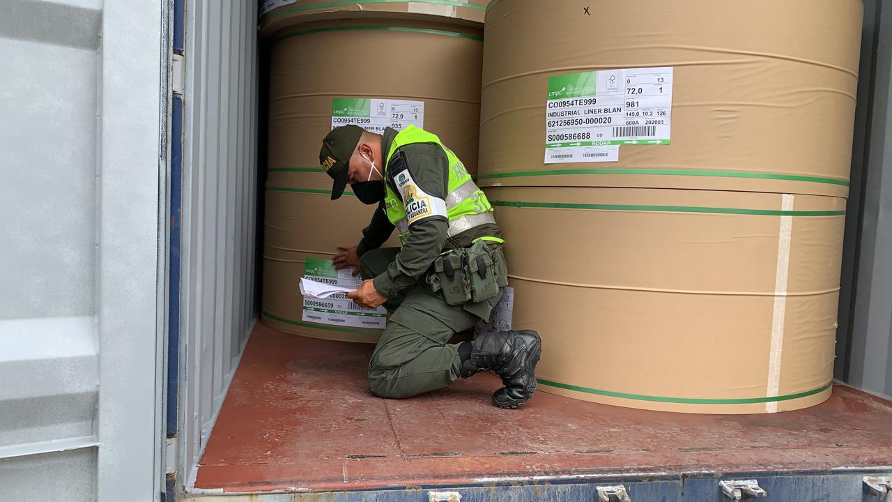 La POLFA aprehendió 24.787 kilos de papel industrial avaluada por más de 75 millones de pesos | Noticias de Buenaventura, Colombia y el Mundo