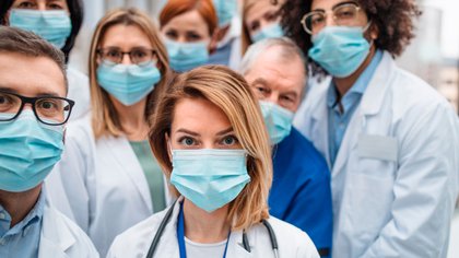 Desde el inicio de la pandemia, la medicina se centró en el coronavirus (Shutterstock)