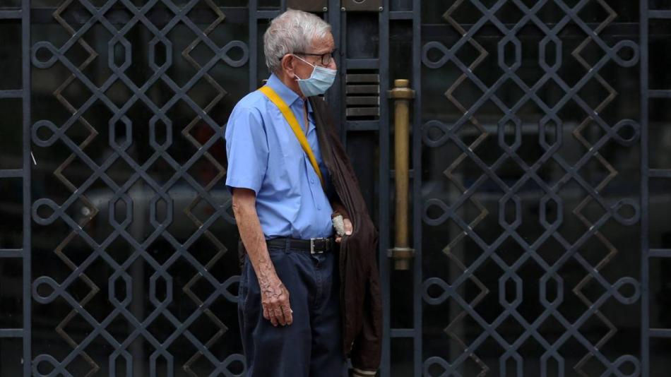 Coronavirus hoy: adultos mayores de 70 años podrán salir a la calle tras tumbar restricciones - Servicios - Justicia