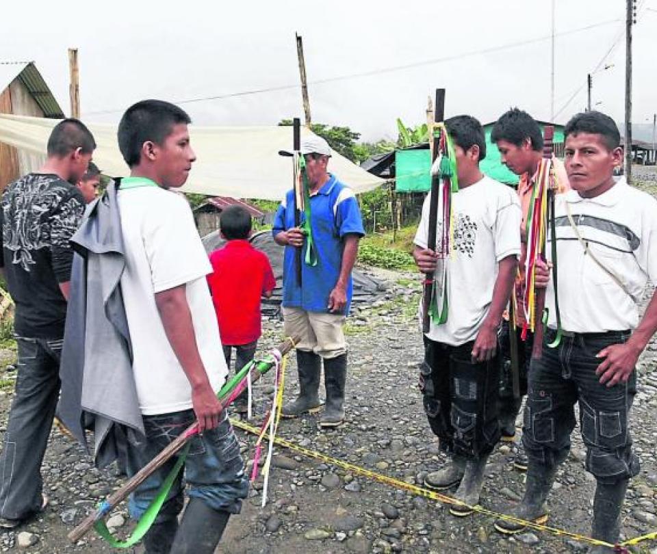 Disparan a líder indígena en Nariño y crece temor de masacre de awás - Cali - Colombia