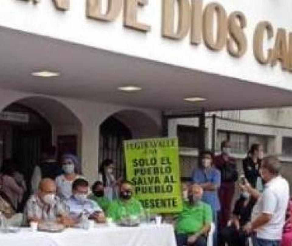 El hospital donde sus médicos siguen laborando sin salarios - Cali - Colombia