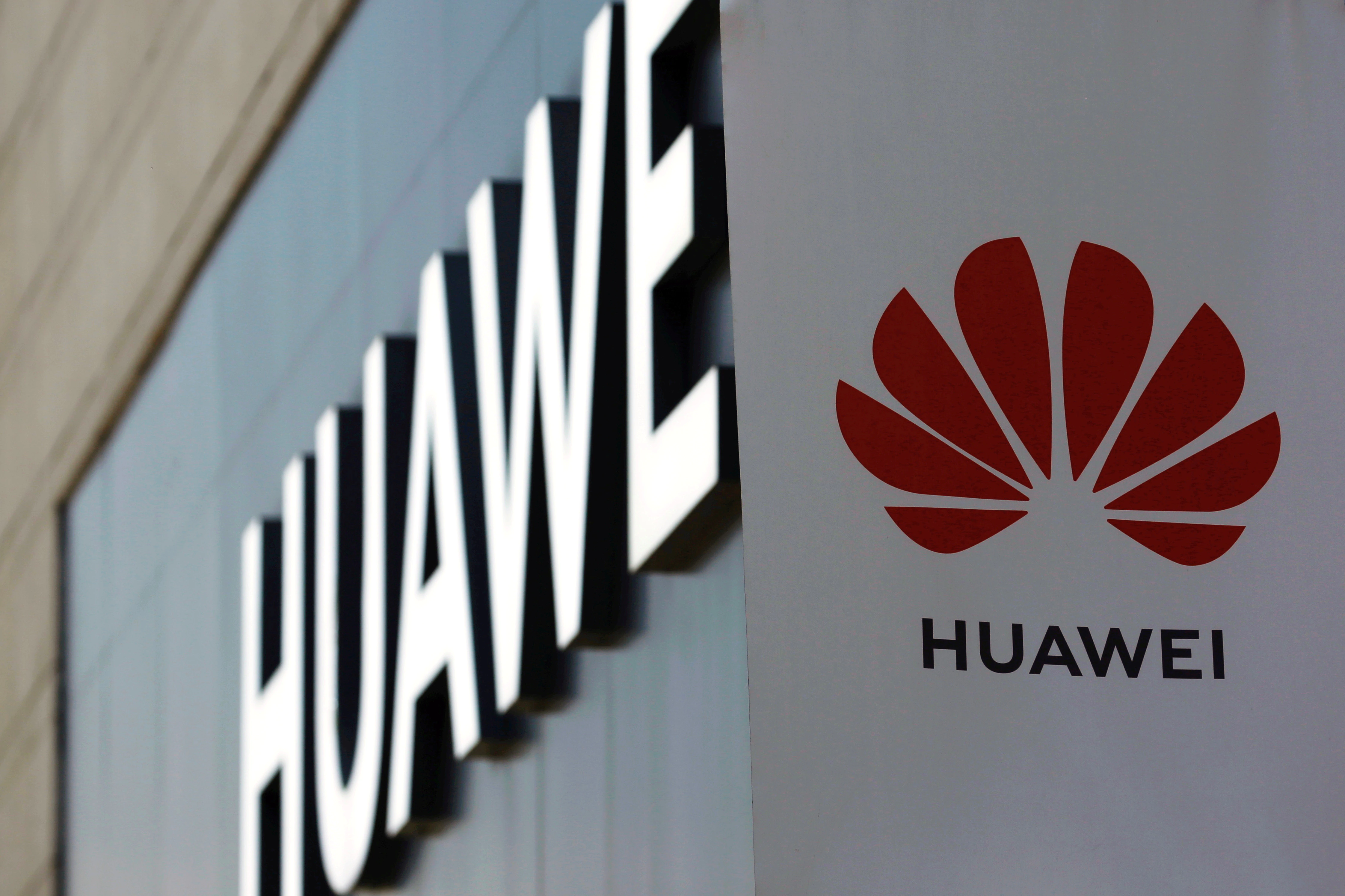 Estados Unidos impone más restricciones a empresa china Huawei | Voice of America