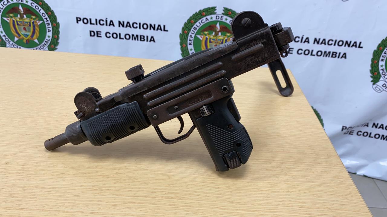 Alias "Cholo" fue capturado con una Mini Uzi en su poder | Noticias de Buenaventura, Colombia y el Mundo