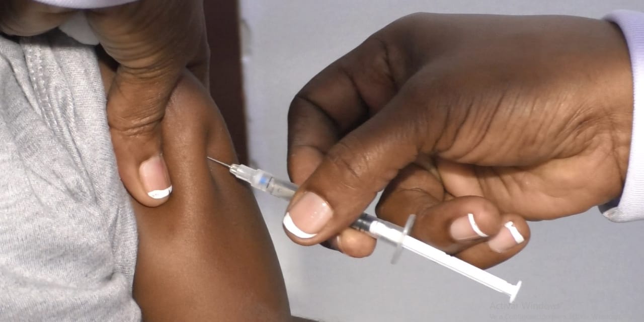 "En las vacunas están inyectando el COVID": Hospital Distrital desmiente rumores sobre vacunación | Noticias de Buenaventura, Colombia y el Mundo