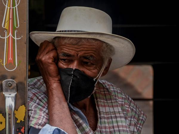 Tumban cuarentena obligatoria para adultos mayores de 70 años | coronavirus en colombia hoy| 12 agosto 2020 | Gobierno | Economía