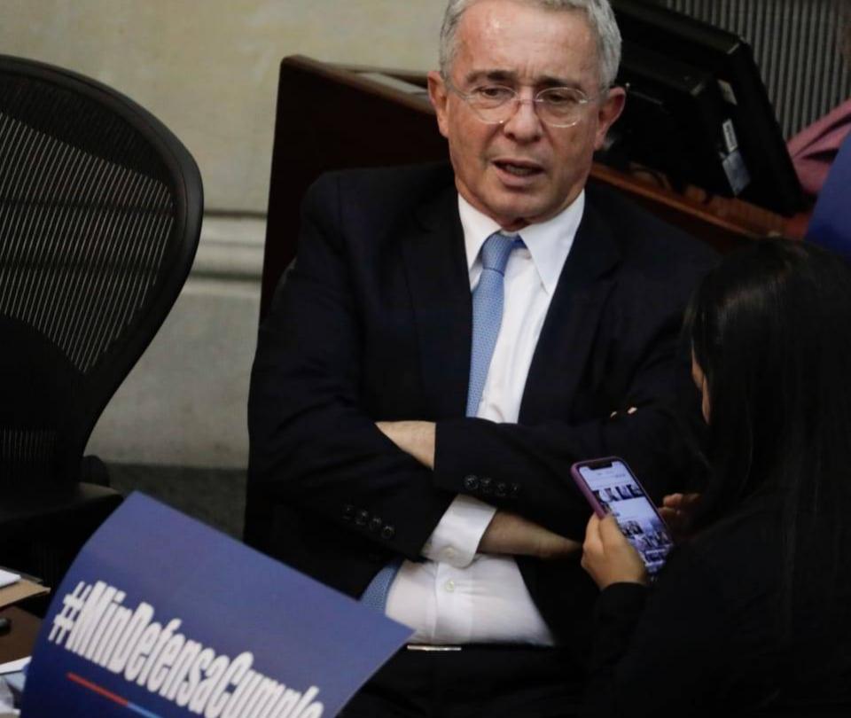 Álvaro Uribe renunció al Senado y ahora qué hará el Centro Democrático. Análisis - Congreso - Política