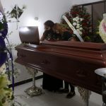 Familiares y amigos despidieron a Juliana entre flores y lágrimas - Cali - Colombia
