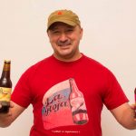 'La Roja', la cerveza hecha por exguerrilleros colombianos "que sabe a paz"