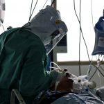 Médicos advierten aumento en los contagios de Covid-19 en 'nueva realidad'