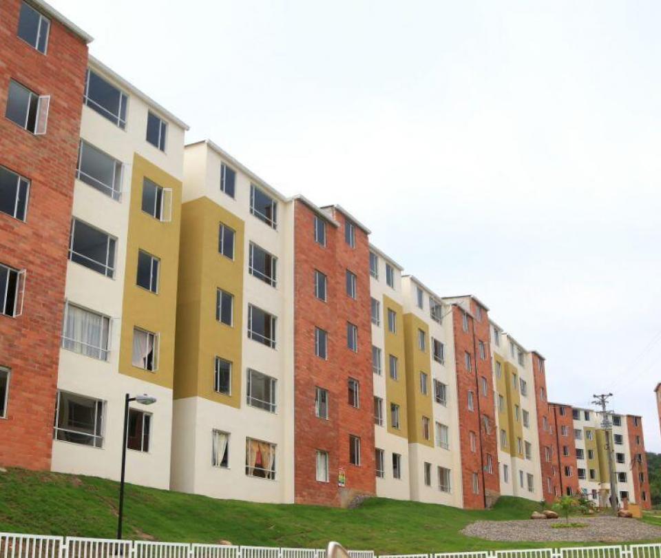 Por qué están bajando los costos de la vivienda nueva en Colombia - Sectores - Economía
