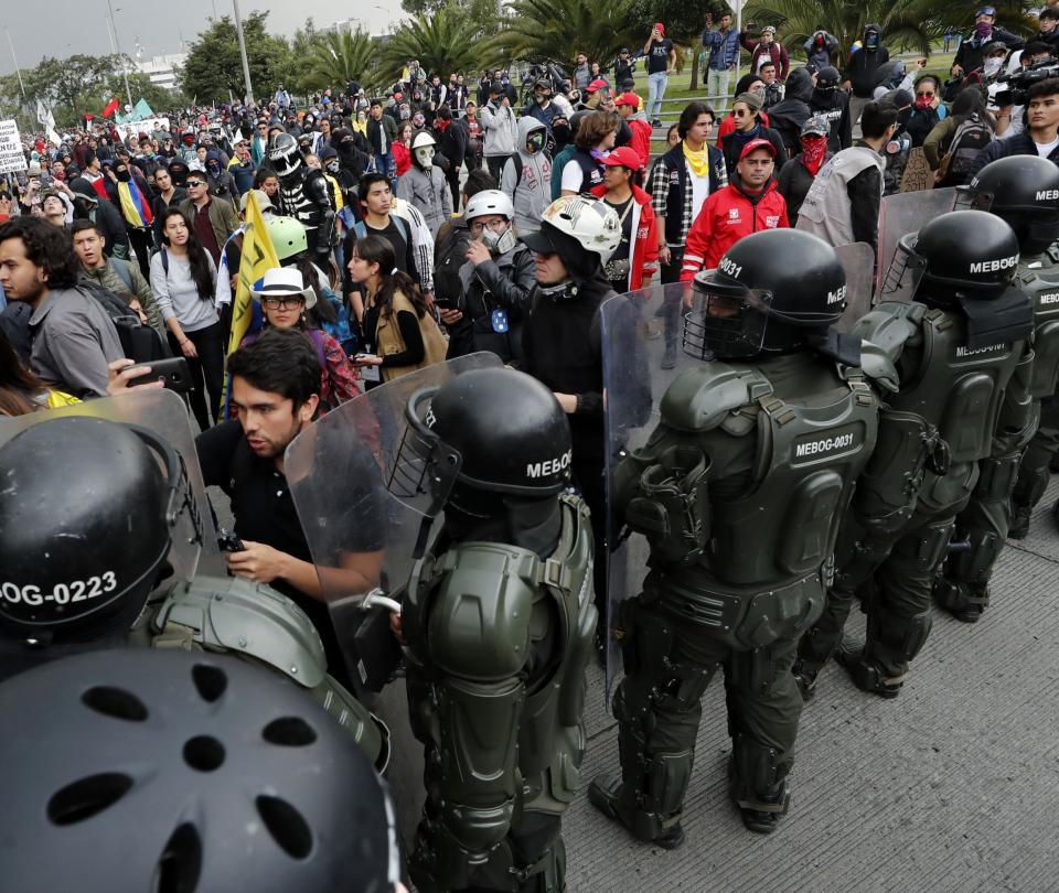 Reforma a la Policía, tema que enfrenta al Gobierno y a Claudia López | Economía