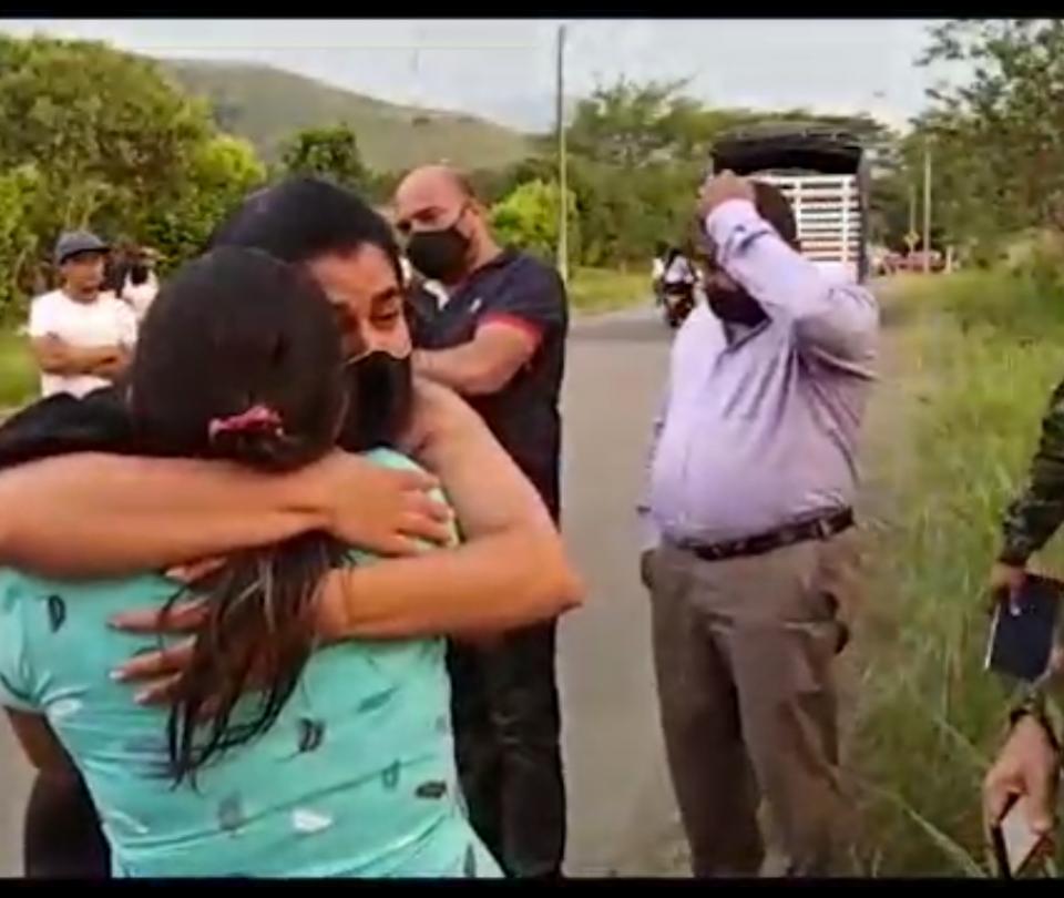 Tristeza en sepelio de mujer asesinada por un soldado en el Cauca - Cali - Colombia