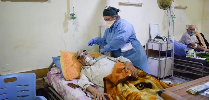 El hospital Al-Kindy, en Bagdad, Irak, está recibiendo un gran número de pacientes graves y críticos con COVID-19.