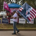 Partidarios cubanoestadounidenses del presidente Donald Trump en el condado de Miami-Dade, Florida, el 24 de octubre de 2020. (Saul Martinez/The New York Times)