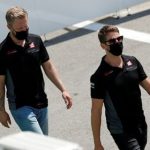 Kevin Magnussen y Romain Grosjeanno continuarán en Haas durante 2021 (Foto: Reuters)
