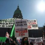 Gobierno de Alberto Fernández confirma que mandará al Congreso la iniciativa sobre el aborto en Argentina y reaviva el debate social
