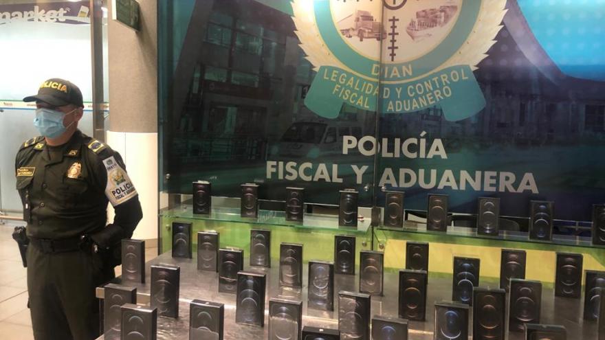 Policía incautó 40 IPhone 12 Pro de contrabando en buenaventura