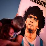 ¡El pueblo rinde homenaje! Buenos Aires estalla en aplausos por el '10' Maradona