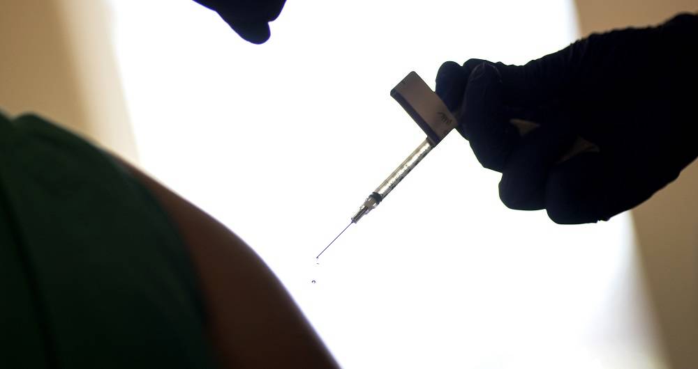 Colombia excluirá de vacuna contra covid-19 a venezolanos en situación irregular