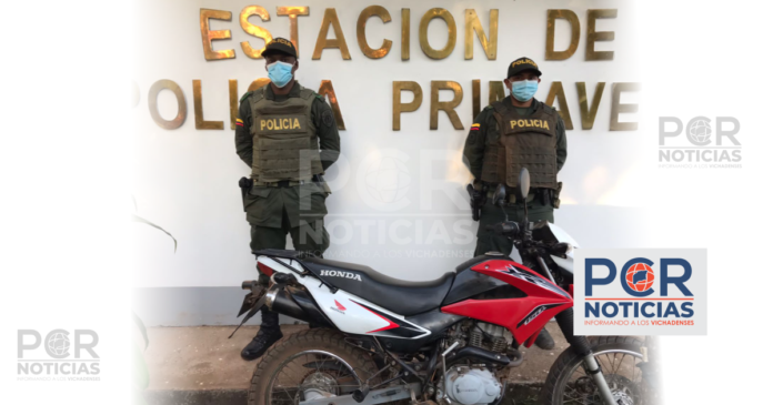 DEPARTAMENTO DE POLICÍA VICHADA, RECUPERÓ MOTOCICLETA HURTADA EN EL MUNICIPIO DE LA PRIMAVERA