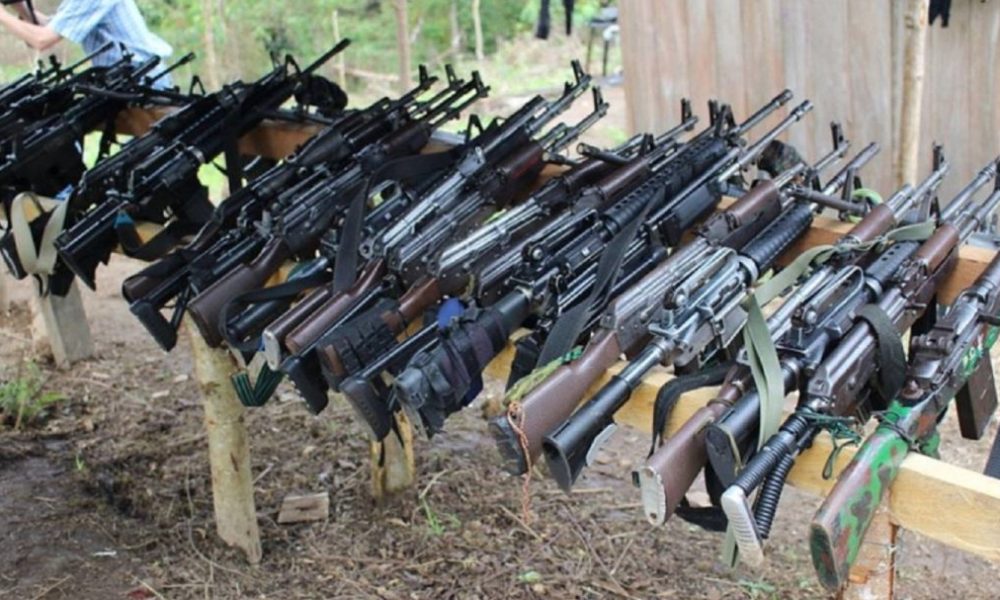 Suspenden 4 funcionarios por pérdida de 22 fusiles de la policía en Sucre