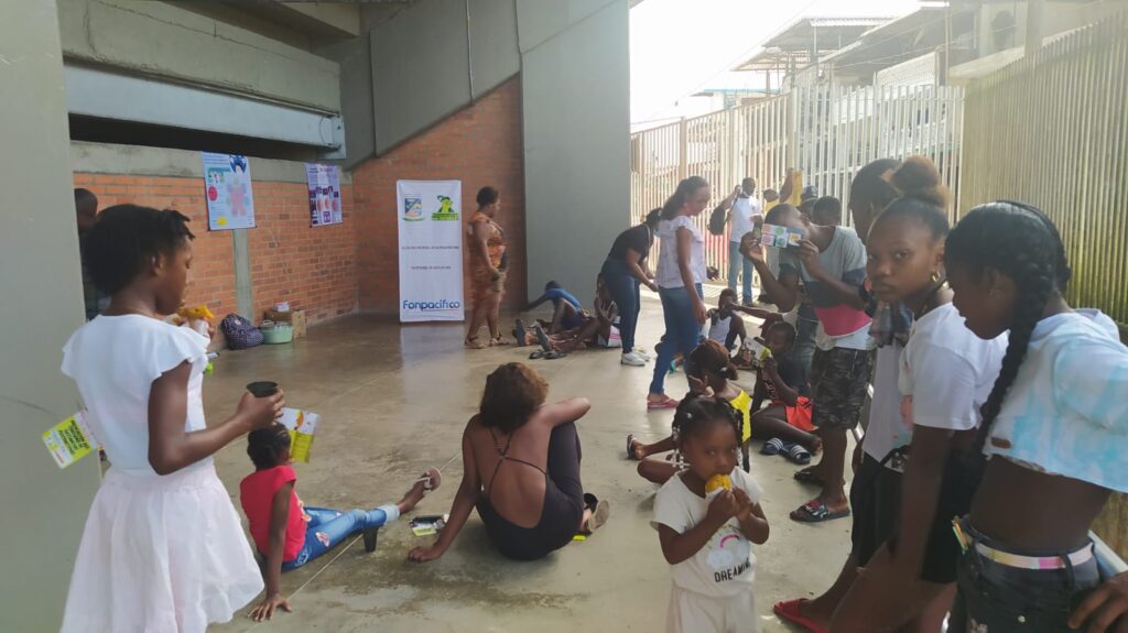 Secretaría de Educación hace presencia en Semana de la Lectura y atiende a menores desplazados en el coliseo del Polideportivo del Cristal  | Noticias de Buenaventura, Colombia y el Mundo